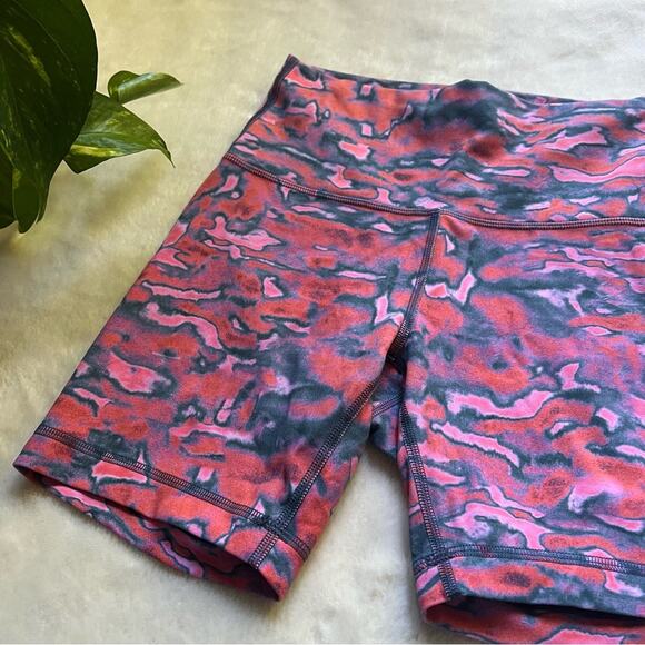 Lululemon Wunder Train High-Rise Shorts 6" in Chroma Clash Multi - Picture 5 of 11